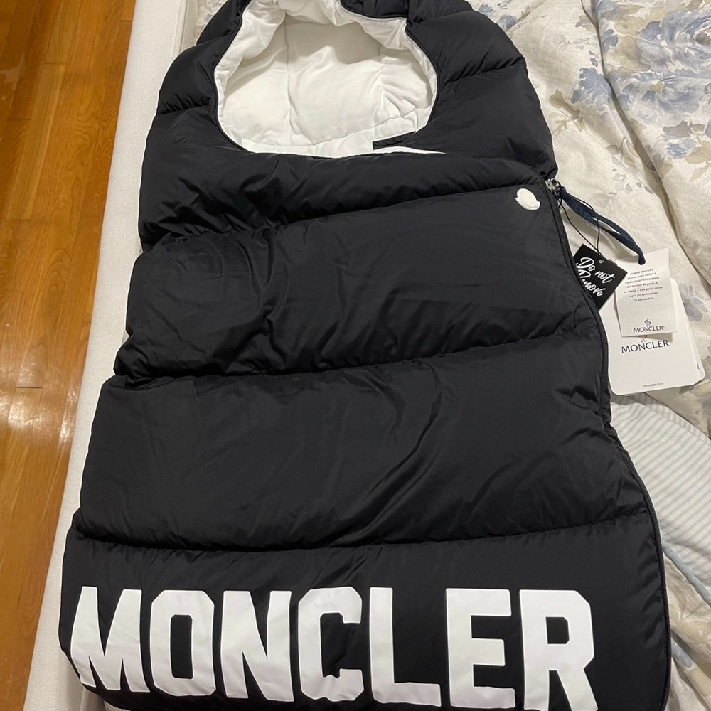 Moncler sleep coat